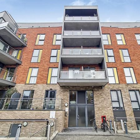 Luxury 2 Bed 2 Bath With Balcony New Build Apartment *South Central London* Eksteriør bilde
