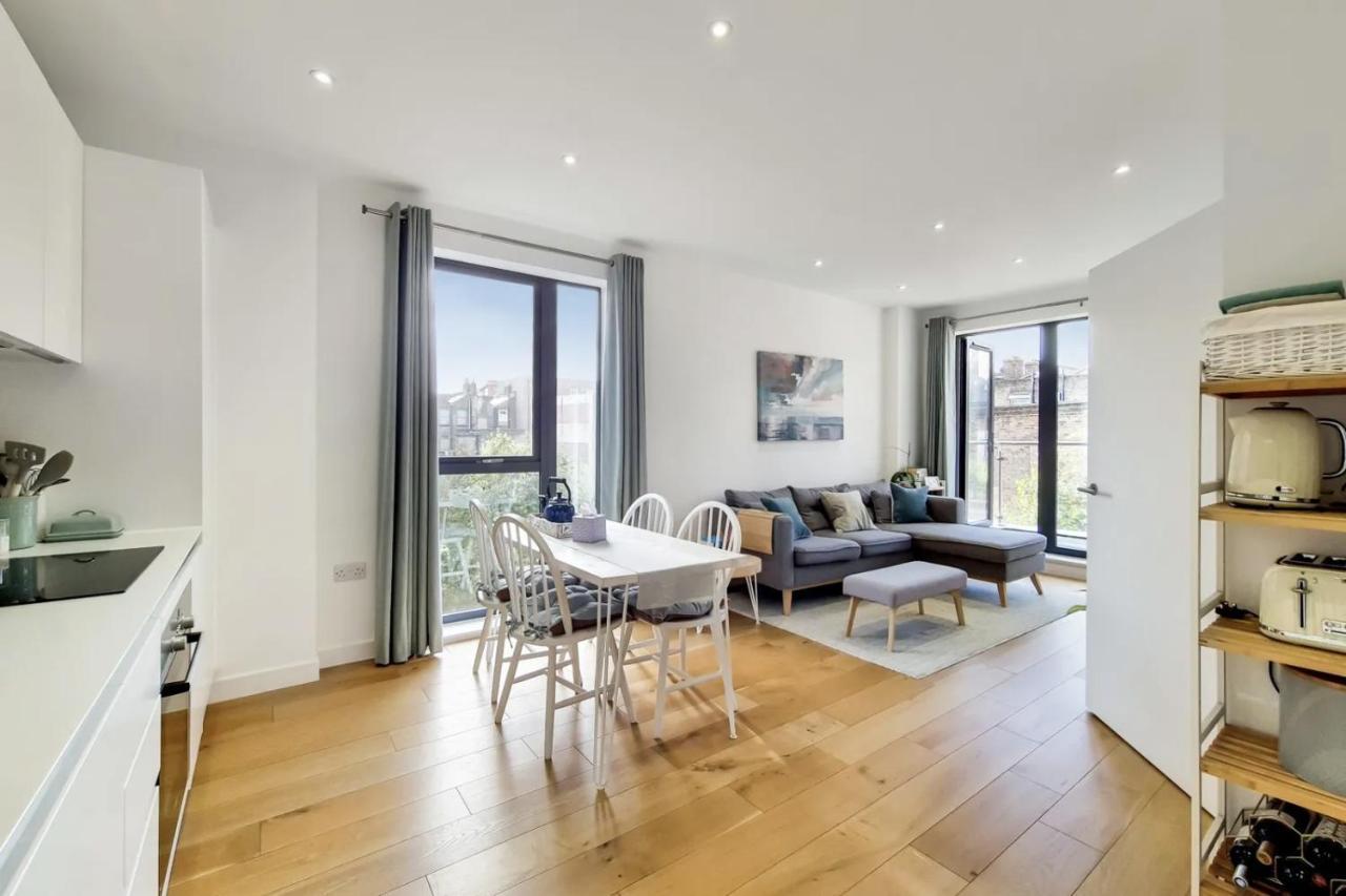 Luxury 2 Bed 2 Bath With Balcony New Build Apartment *South Central London* Eksteriør bilde